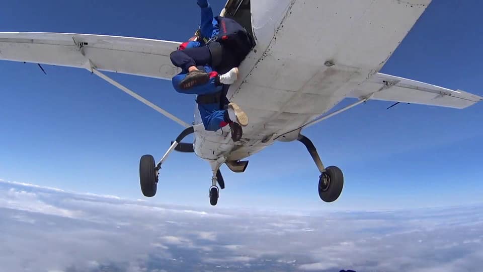Charity skydive raises over £1000 for the Butterwick Hospice 14 skydive 17