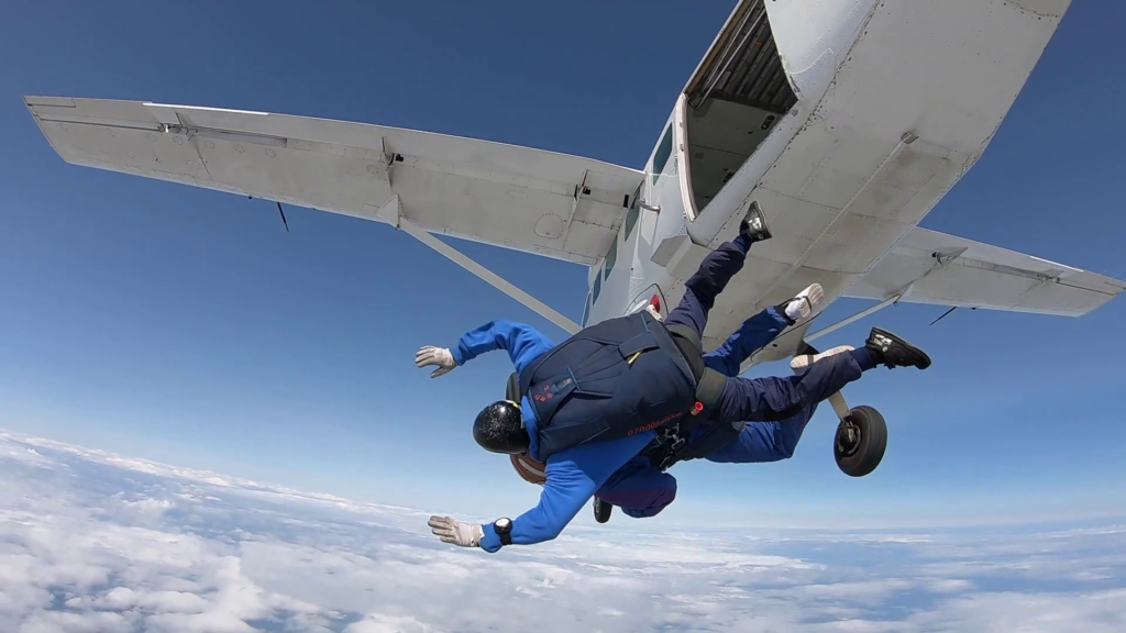 Charity skydive raises over £1000 for the Butterwick Hospice 7 skydive 19