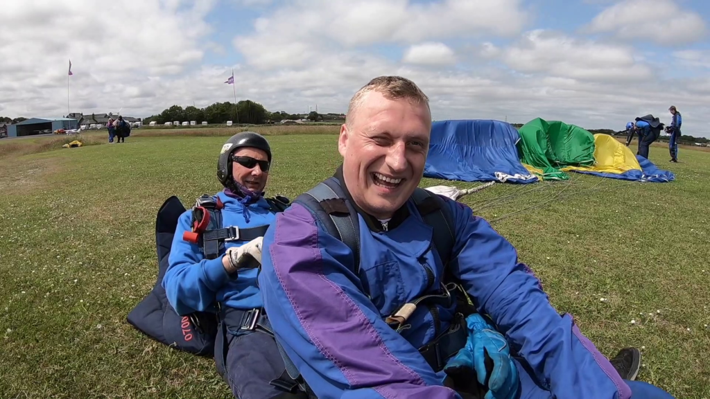 Charity skydive raises over £1000 for the Butterwick Hospice 3 skydive23